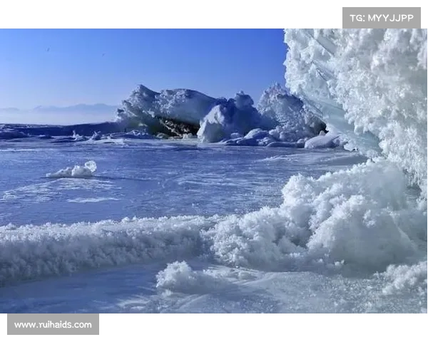 冬季湖畔诗意之旅如何在冰雪世界中感受宁静与美丽 冬季湖畔诗意之旅如何在冰雪世界中感受宁静与美丽